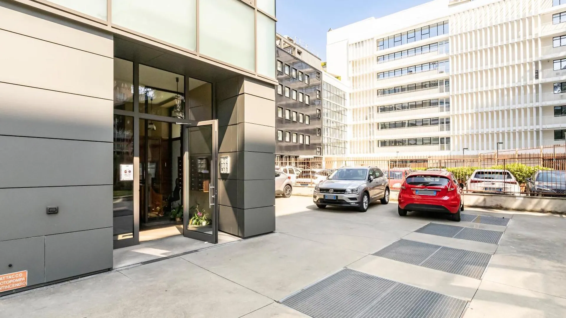Charming Apartment 230M From Isola M5 밀라노