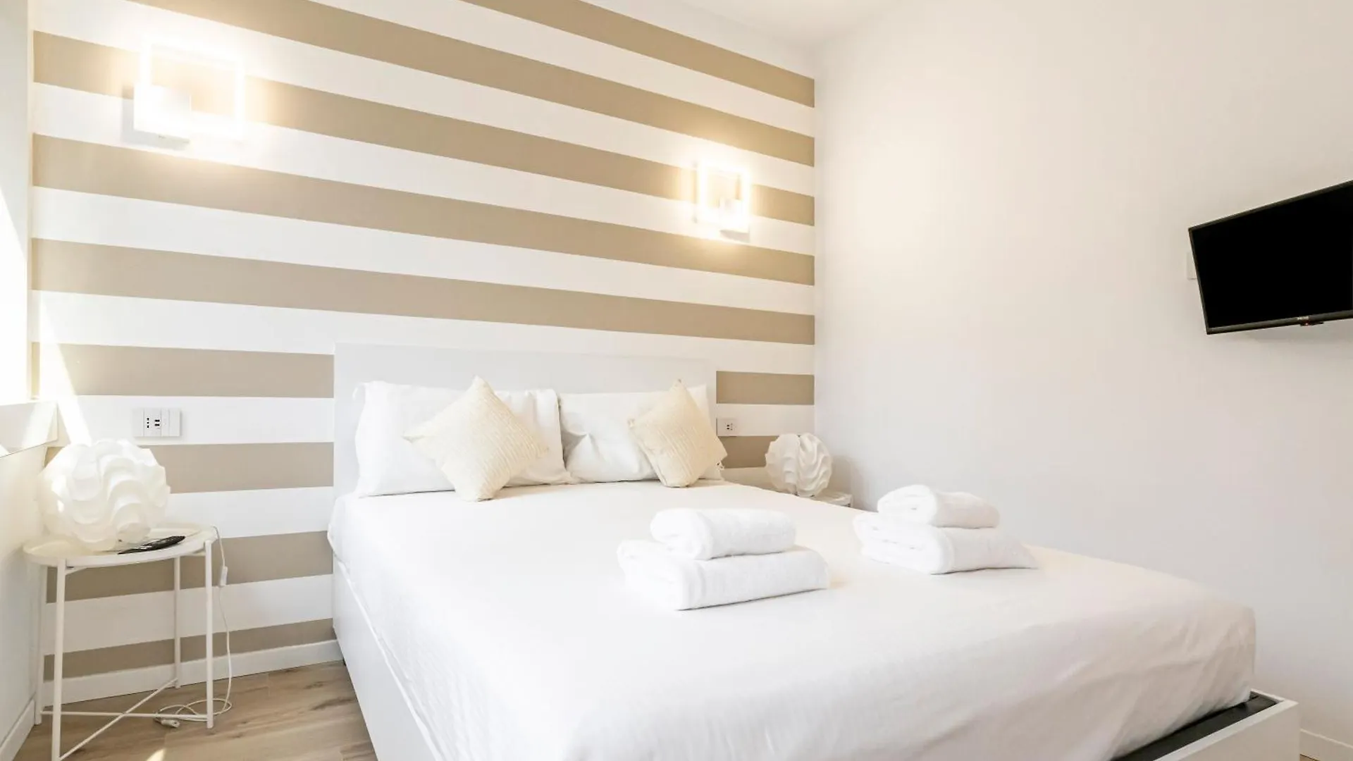 Charming Apartment 230M From Isola M5 Milan