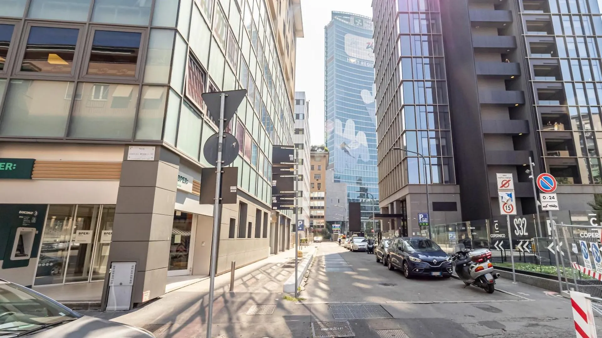 Charming Apartment 230M From Isola M5 Milan